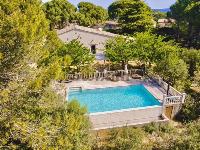 Maison vente à Nîmes, Castillon-du-gard