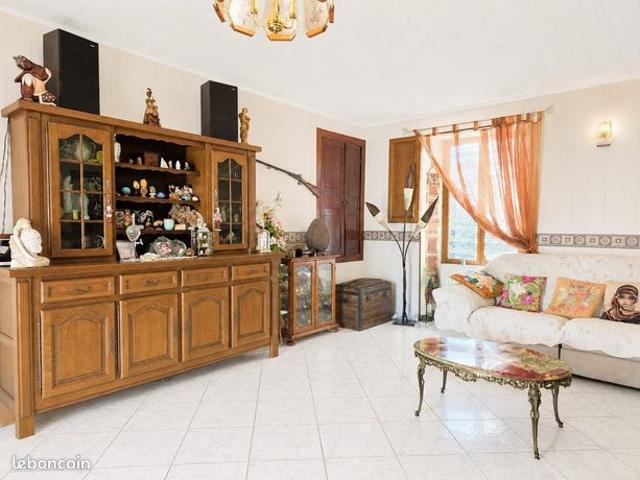 Maison vente à Confolens, Cellefrouin