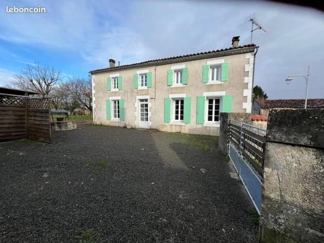 Maison vente à Saint-Jean-d'Angély, Paillé
