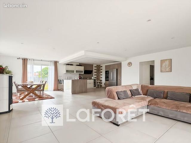 Maison vente à Saintes, Villars-en-pons