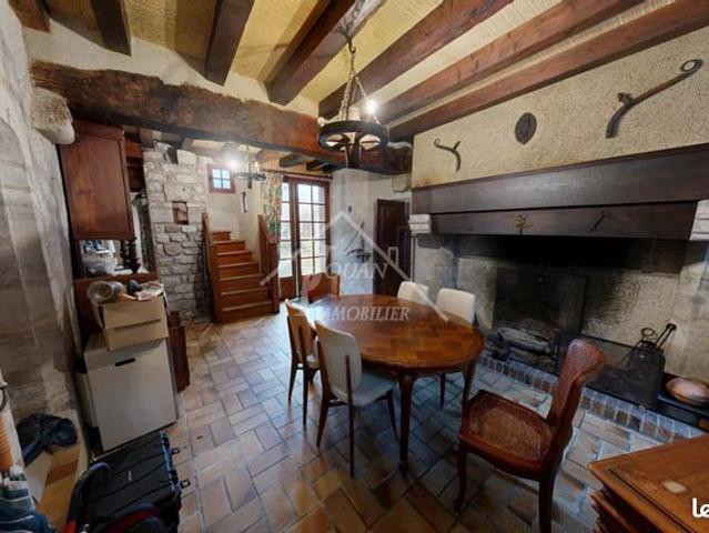 Maison vente à Vichy, Charroux