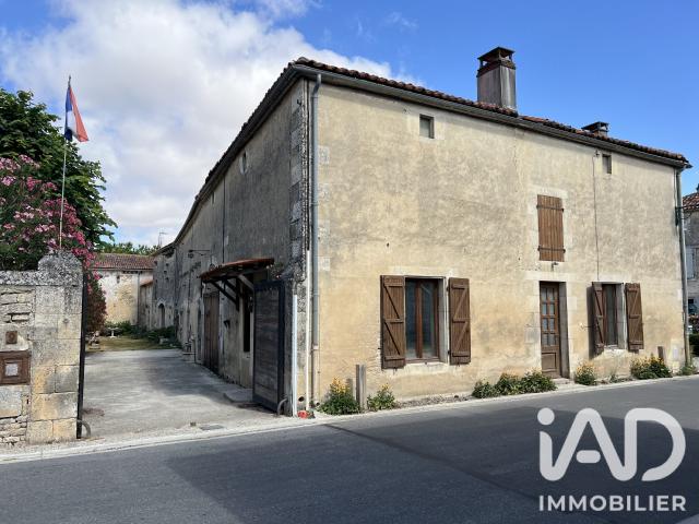 Maison vente à Courcôme