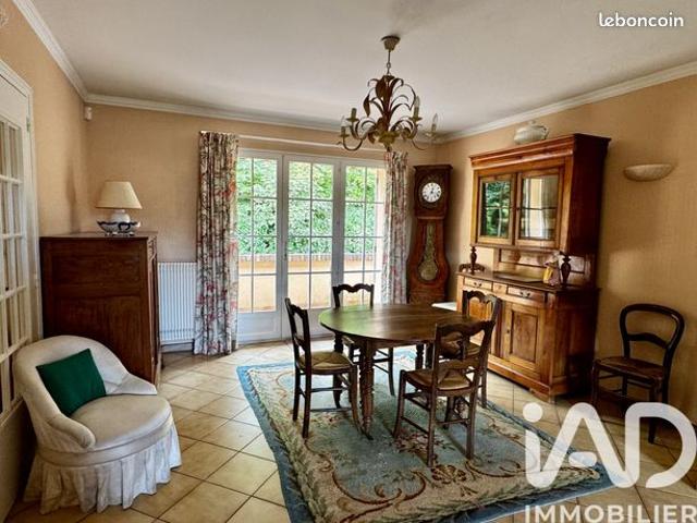 Maison vente à Fontainebleau, Montcourt-fromonville