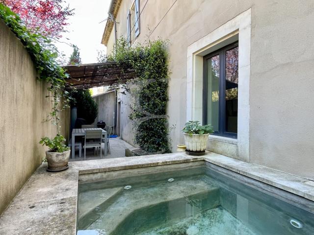 Maison vente à Arles, Maillane