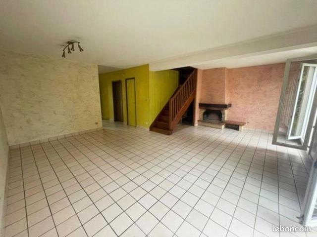 Maison vente à Versailles, Plaisir