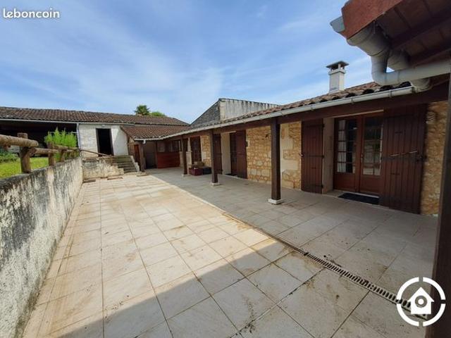 Maison vente à Confolens, Mazerolles