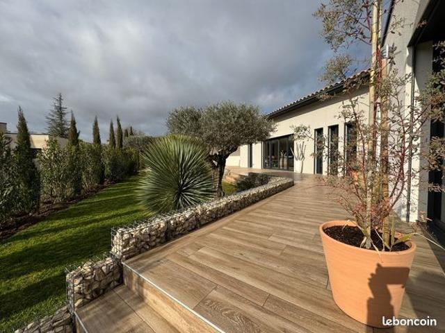 Maison vente à Nîmes, Tavel