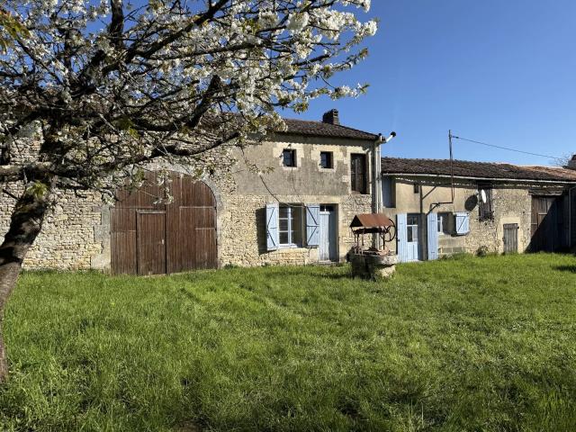 Maison vente à Confolens, Saint-martin-du-clocher