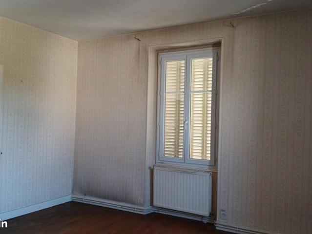 Maison vente à Nontron, Piégut-pluviers