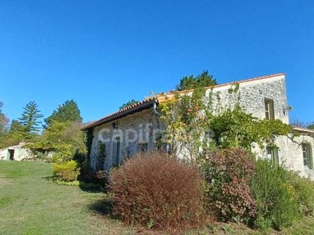 Maison vente à Saint-Jean-d'Angély, Bords