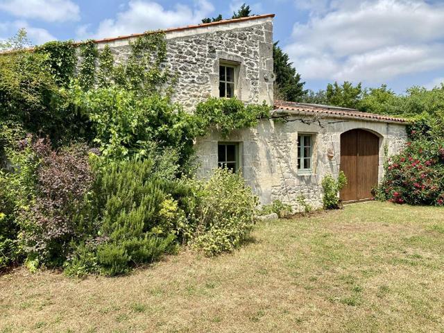 Maison vente à Saint-Jean-d'Angély, Bords