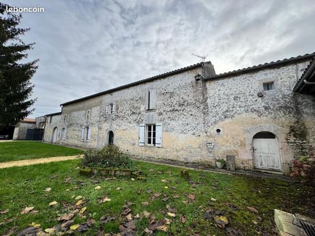Maison vente à Jonzac, Saint-germain-de-lusignan