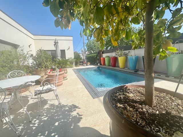 Maison vente à Narbonne, Ornaisons