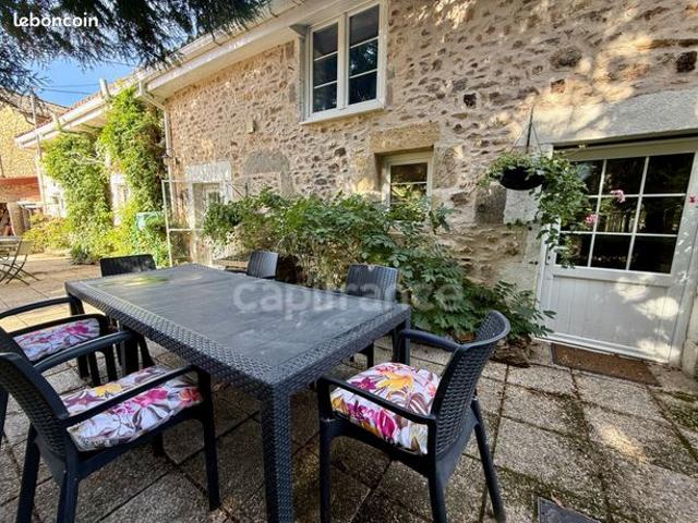 Maison vente à Fenioux, Deux-Sèvres