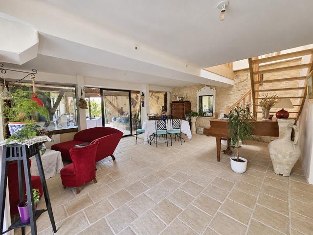 Maison vente à Bergerac, Faux