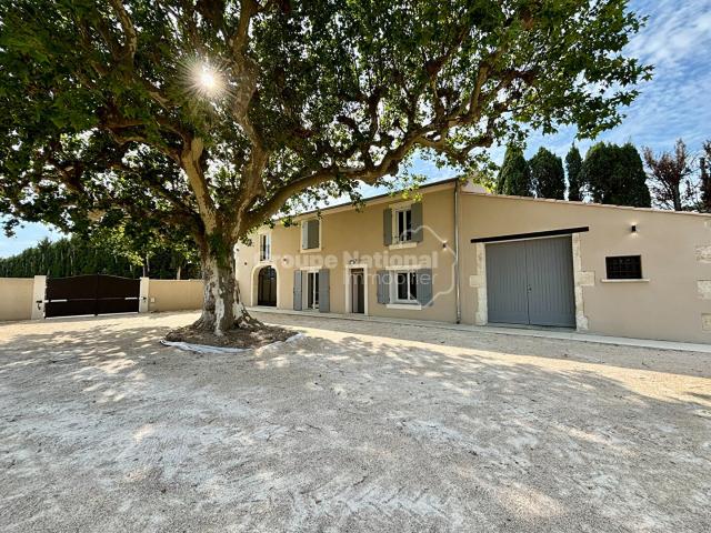 Maison location à Arles, La Salle Les Alpes