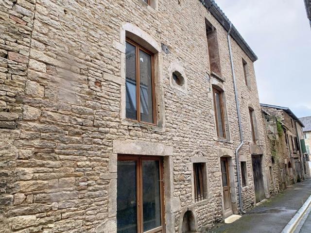 Maison vente à Mâcon, Lugny