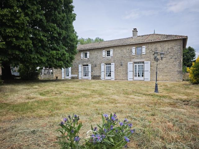 Maison vente à Grand Champ, Lezay