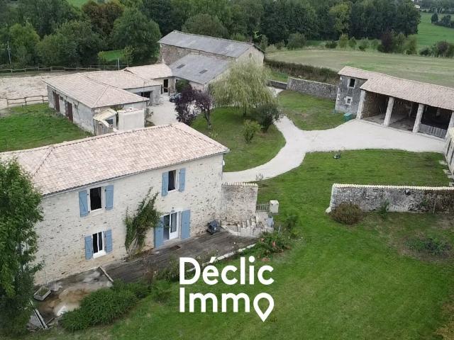 Maison vente à Parthenay, Pamplie