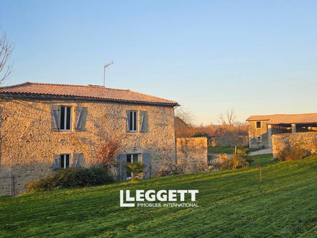 Maison vente à Parthenay, Pamplie