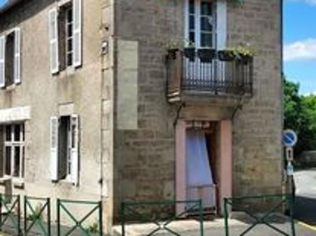 Maison vente à Aubusson, Chénérailles