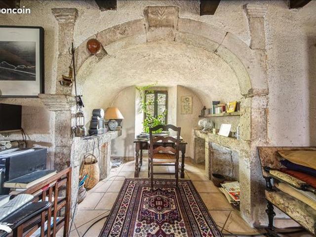 Maison vente à Aurillac, Saint-santin-de-maurs