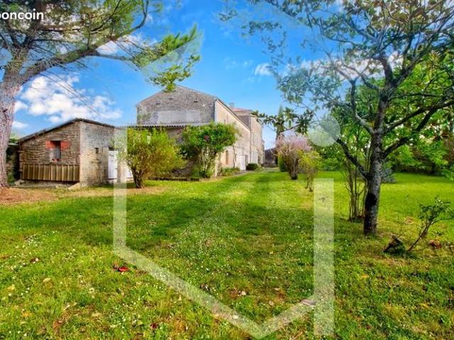 Maison vente à Saint-Jean-d'Angély, Vergné