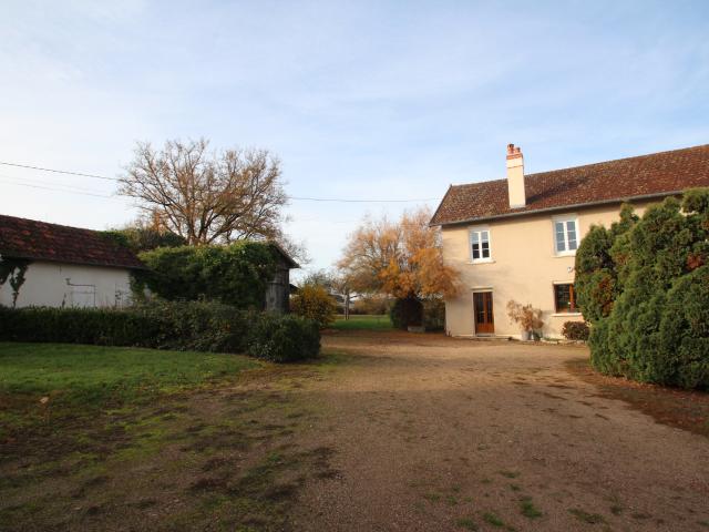 Maison vente à Nevers, Cossaye