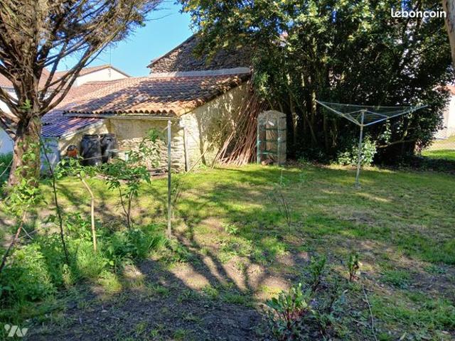 Maison vente à Saint-Paul-en-Gâtine, Deux-Sèvres