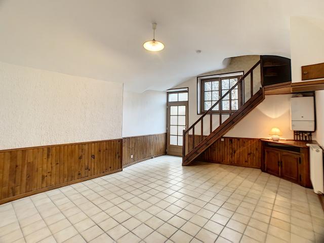 Maison vente à Neschers, Puy-de-Dôme