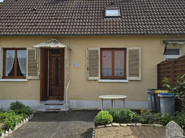 Maison vente à Saint-Amand-Montrond, Venesmes