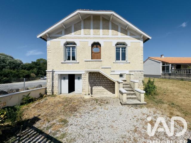 Maison vente à Angoulême, La Couronne