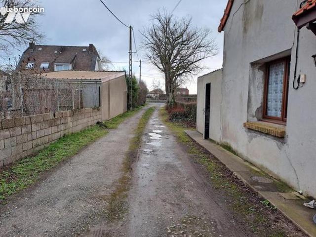 Maison vente à Calais, Les Attaques