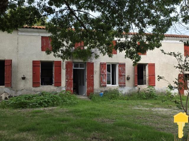 Maison vente à Saintes, Brie-sous-mortagne