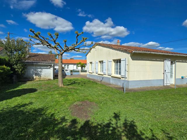 Maison vente à Montmorillon, Civray