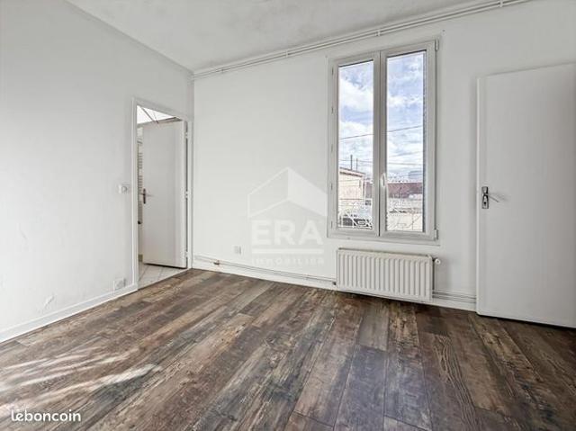 Maison vente à Dreux, Montreuil