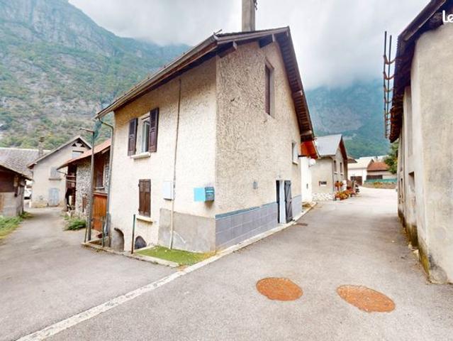 Maison vente à Grenoble, Livet-et-gavet