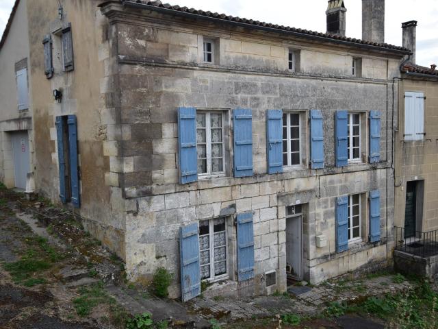 Maison vente à Villebois-Lavalette, Charente