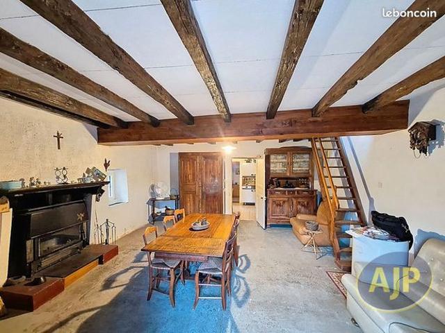 Maison vente à La Roche-sur-Yon, Montaigu