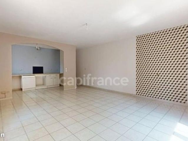 Maison vente à Saint-Amand-Montrond, La Celle