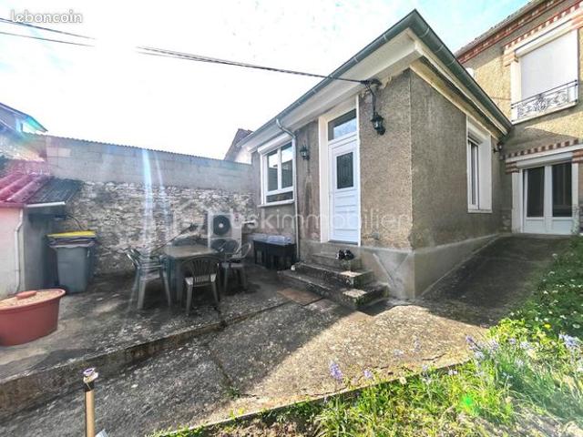 Maison vente à Fontainebleau, Montcourt-fromonville