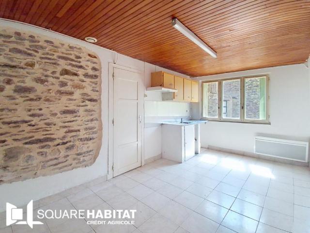 Maison location à Zone Artisanale Pré Chênot, Beignon