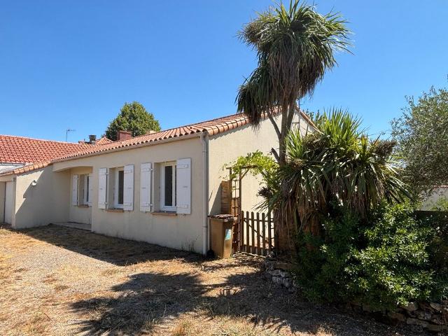Maison vente à Fontenay-le-Comte, Grues