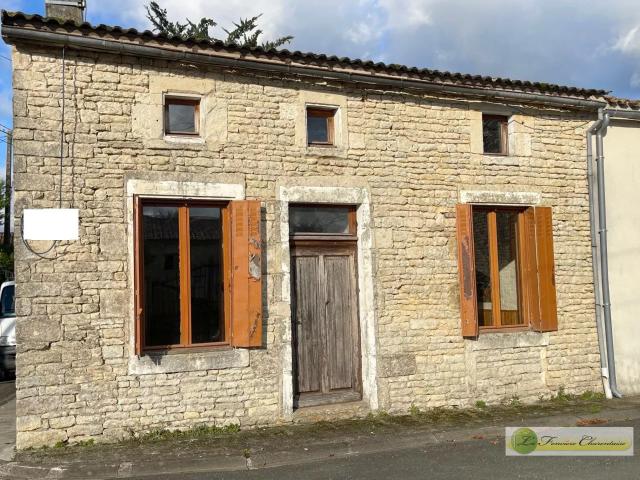 Maison vente à Confolens, Longré