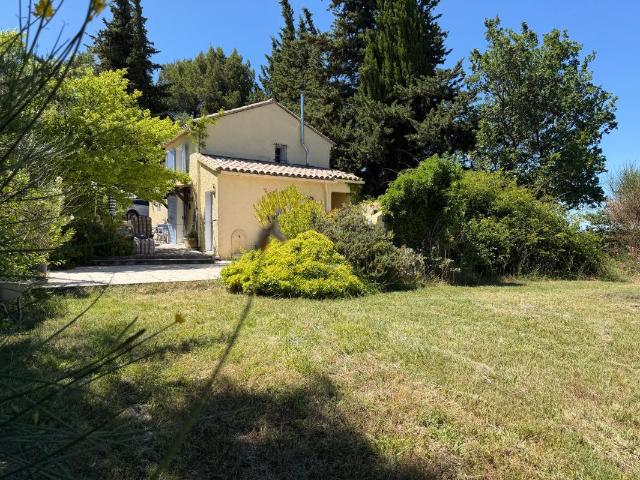 Maison vente à Carpentras, Buisson
