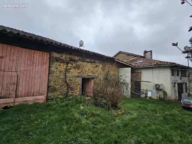 Maison vente à Confolens, Saulgond