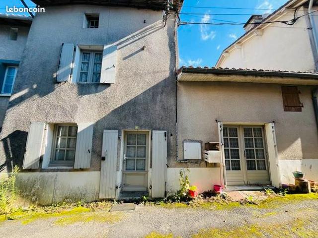 Maison vente à Confolens, Lesterps