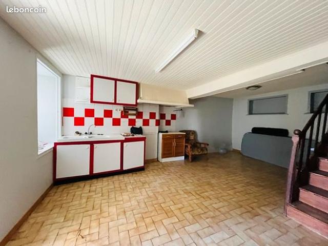 Maison vente à Confolens, Lesterps
