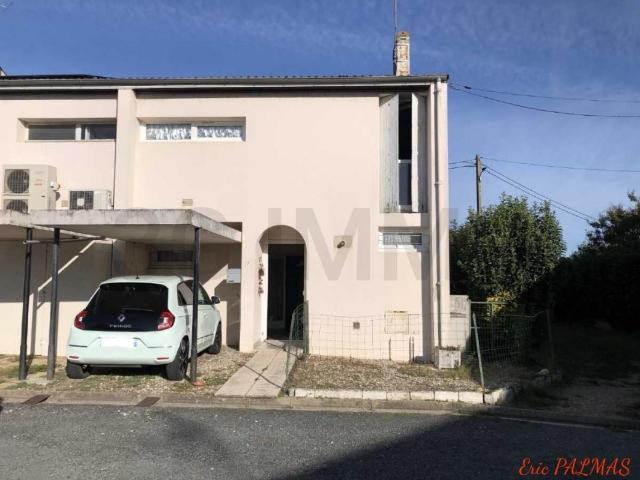 Maison vente à Aiguillon, Larousse