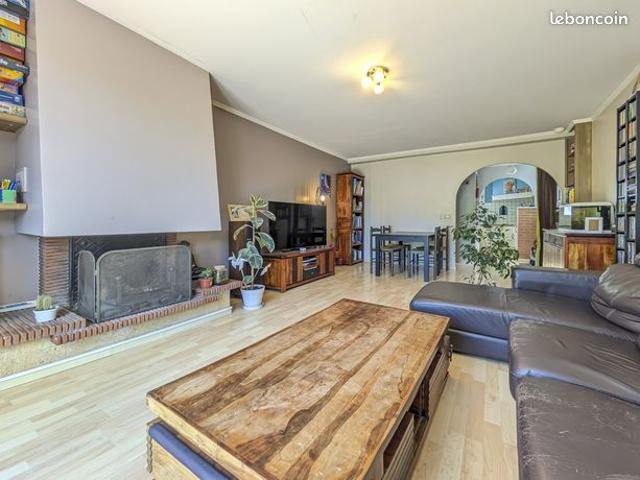 Maison vente à Versailles, Plaisir